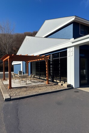 Front of property - Super 8 by Wyndham Mankato (Mankato)