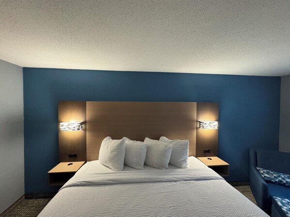 Escritorio, cunas gratuitas, wifi gratis y ropa de cama