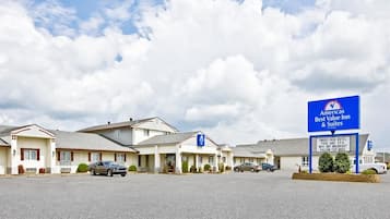 Suite, Multiple Beds, Non Smoking | Exterior