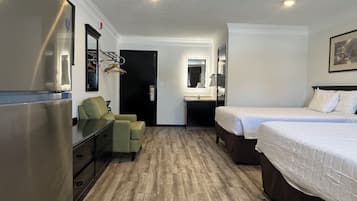 Rom – standard, 2 queensize-senger | Strykejern/-brett, wi-fi (inkludert), sengetøy og vekkerklokke