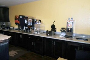 Desayuno continental gratuito y diario
