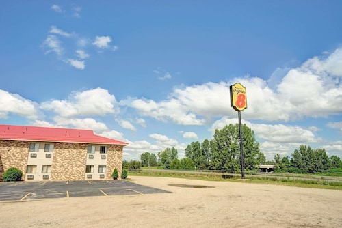 Super 8 by Wyndham Melrose