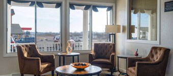 Super 8 by Wyndham Owatonna