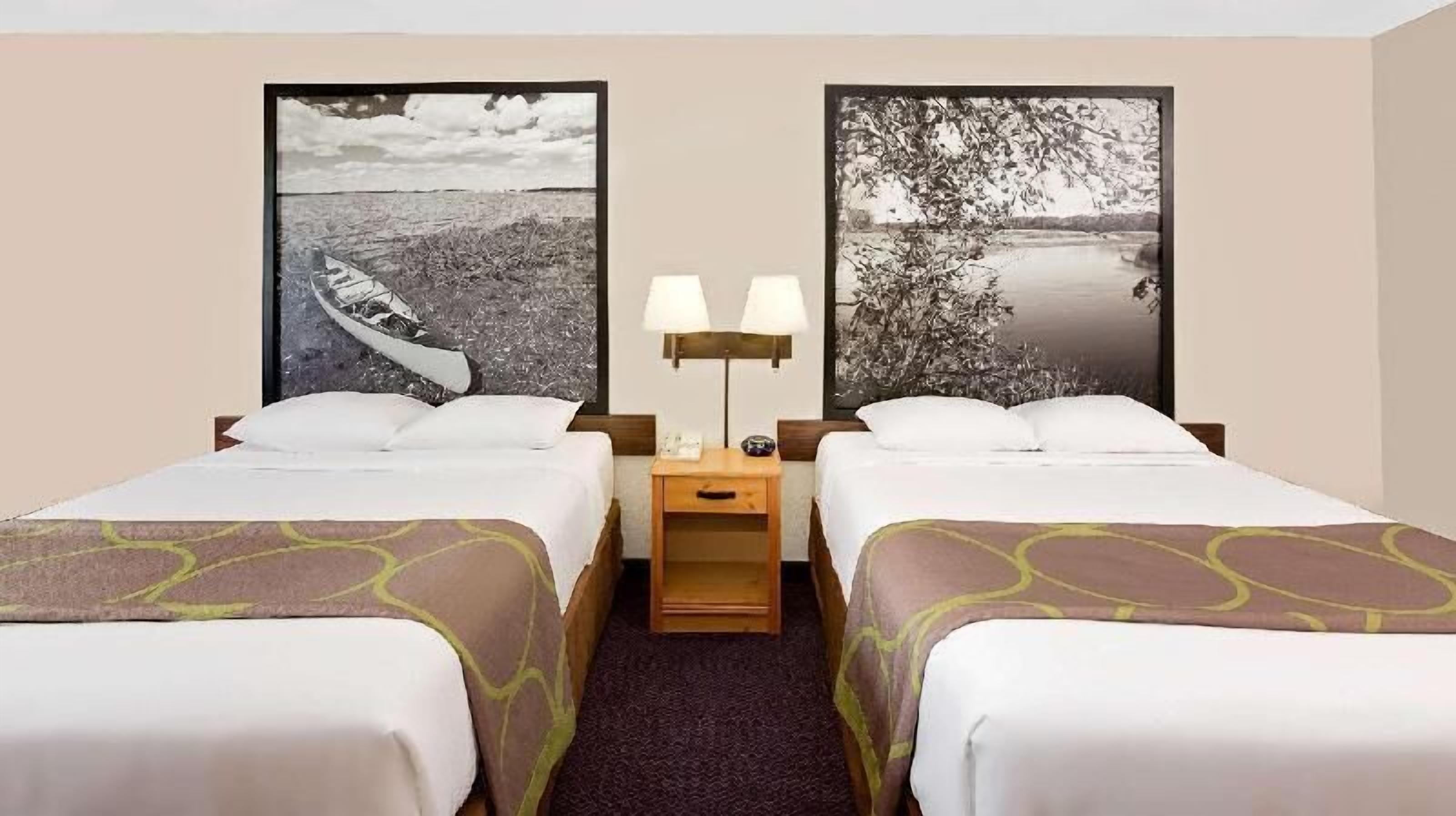 Artículos del minibar gratis y escritorio 