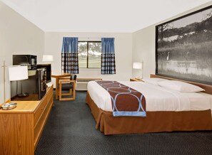 Free minibar, desk, iron/ironing board, free cribs/infant beds - Super 8 by Wyndham St. James (Saint James)