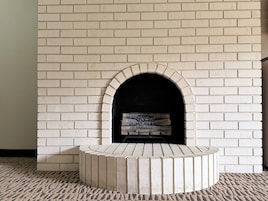 Suite, 1 King Bed, Non Smoking, Fireplace | Individually decorated, individually furnished, laptop workspace