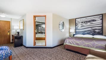 Deluxe Suite, 1 King Bed, Non Smoking, Jetted Tub | Individually decorated, individually furnished, laptop workspace