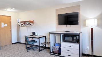 Efficiency, Room, 2 Queen Beds, Non Smoking | Individually decorated, individually furnished, laptop workspace