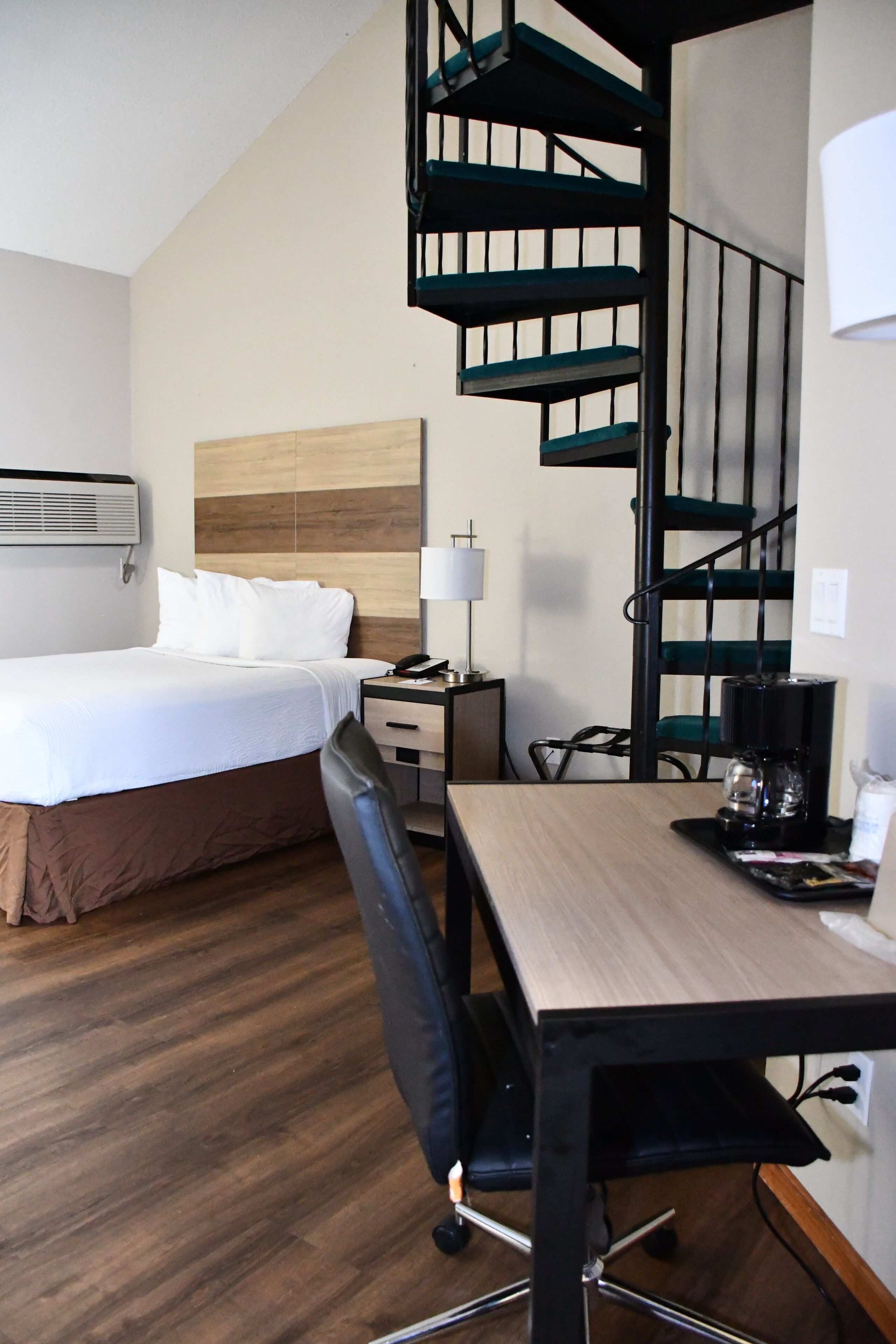 Suite Deluks, Beberapa Tempat Tidur, Bebas Asap Rokok | Ruang kerja ramah laptop, tirai kedap cahaya, dan setrika/meja setrika