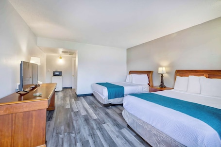 Iron/ironing board, free WiFi, bed sheets, alarm clocks. Motel 6 - Harrisburg, PA - Near PA Expo Center