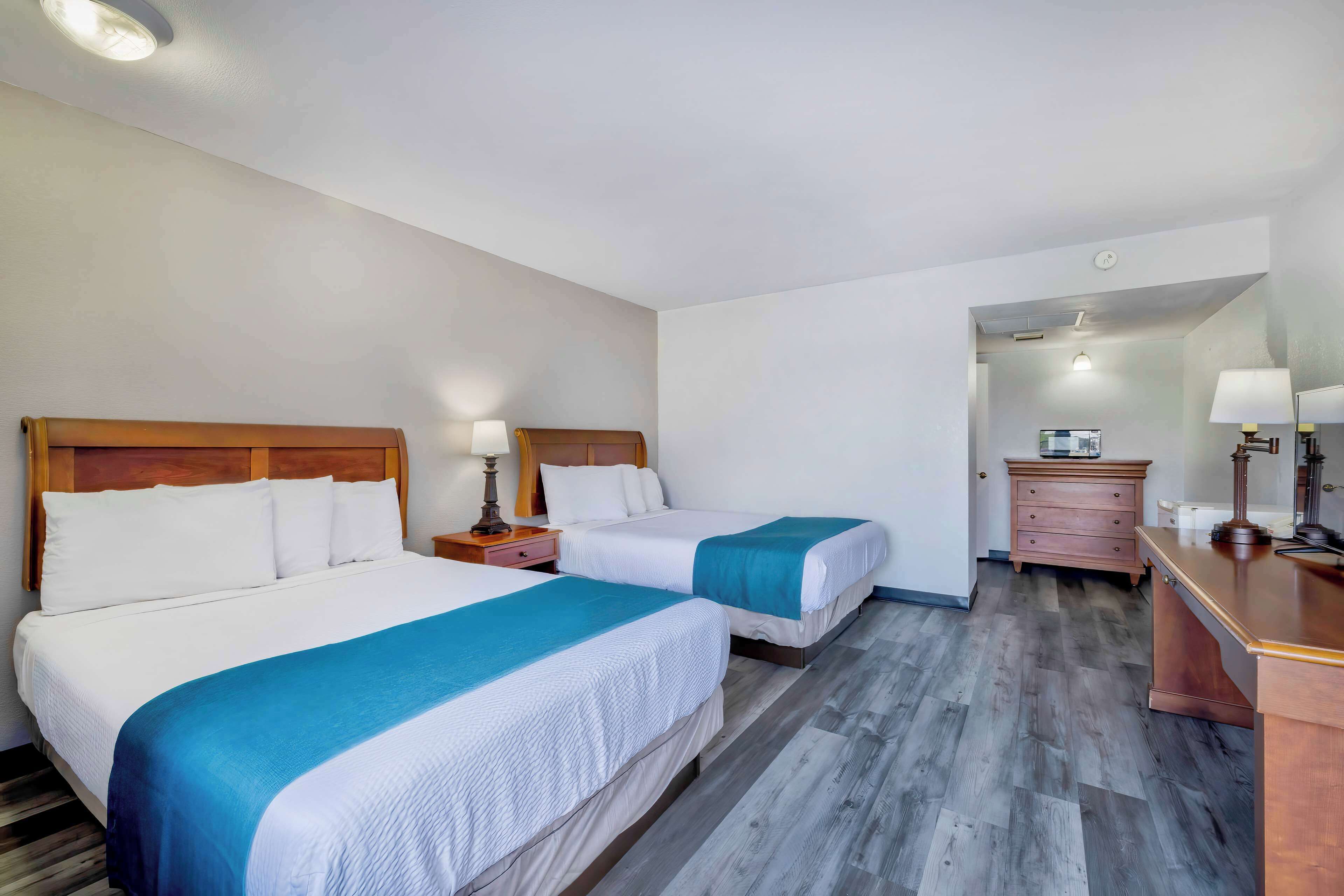 Strykjärn/strykbräda, gratis wi-fi, sängkläder och väckarklockor