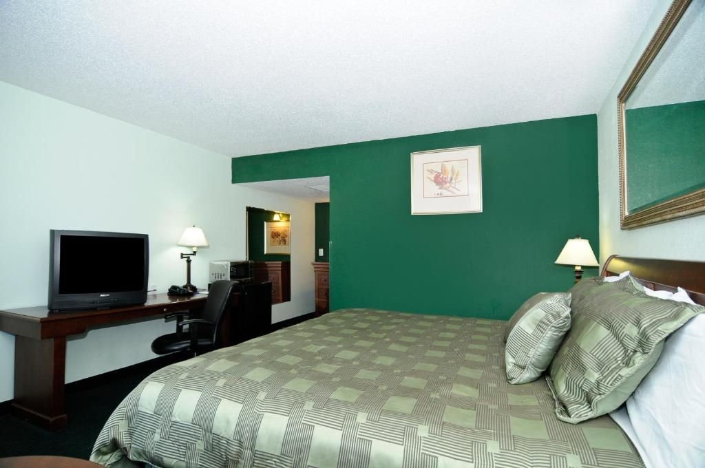 Iron/ironing board (on request), free WiFi, alarm clocks, bed sheets