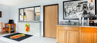 Super 8 by Wyndham Chester/Richmond Area