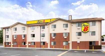 Super 8 by Wyndham Chester/Richmond Area