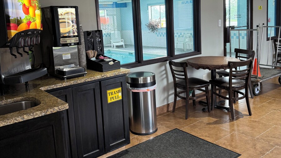 Super 8 by Wyndham Campbellsville KY