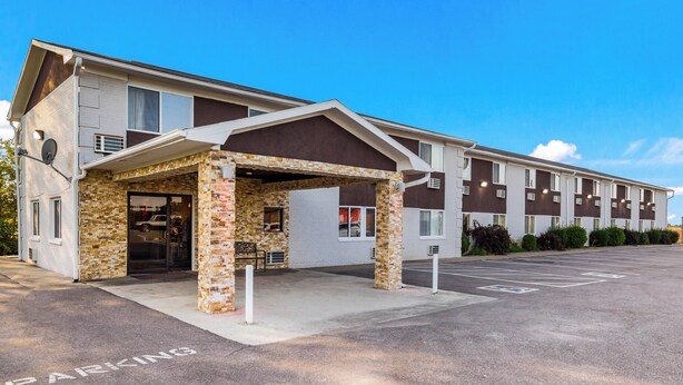 Exterior - Red Roof Inn Dry Ridge (Dry Ridge)