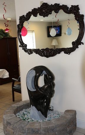 Interior detail. American Elite Inn