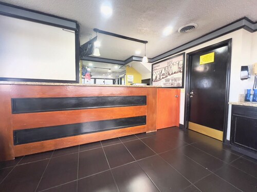 Economy Suites - Fairgrounds