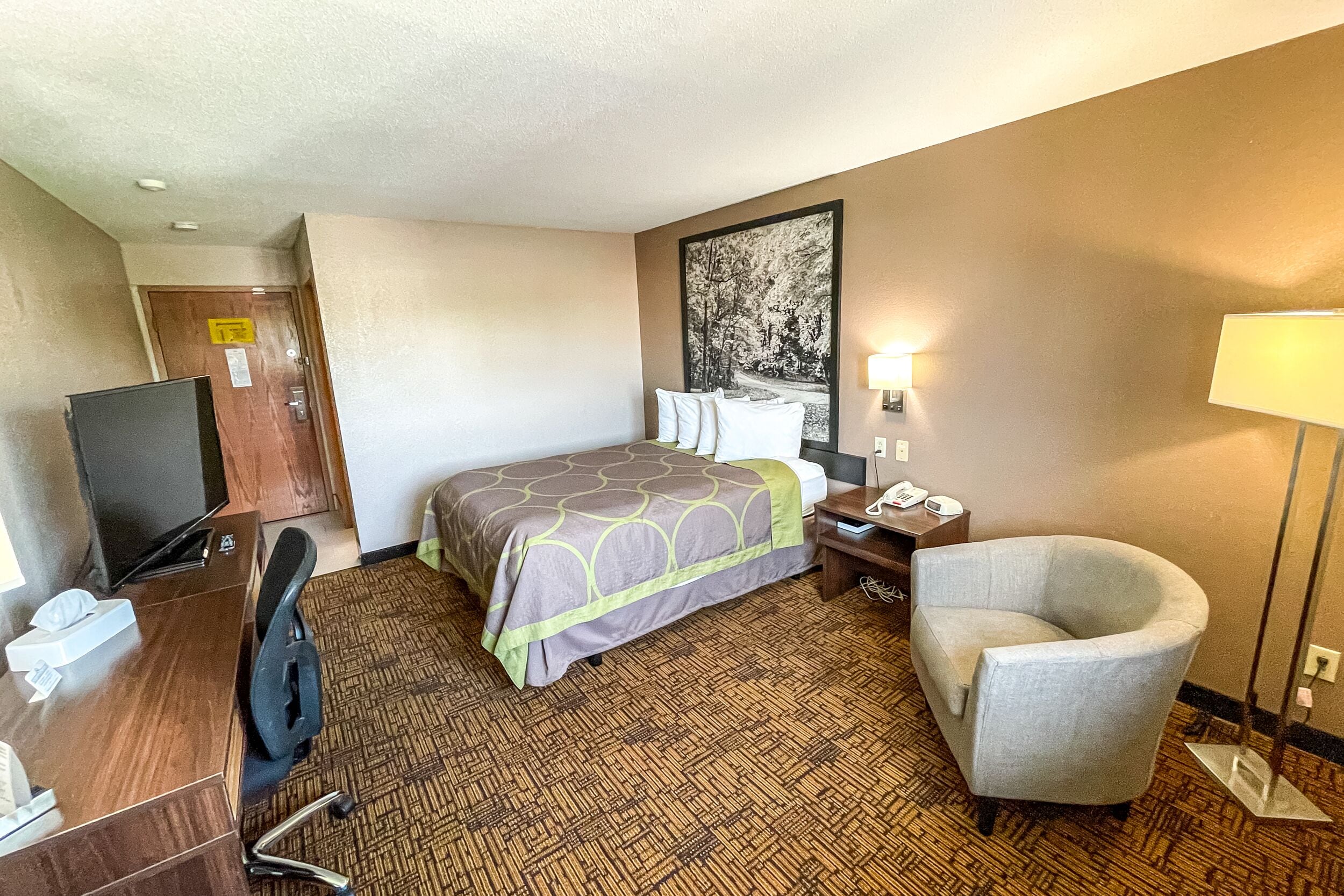 Photo - Super 8 by Wyndham Indianapolis Emerson
