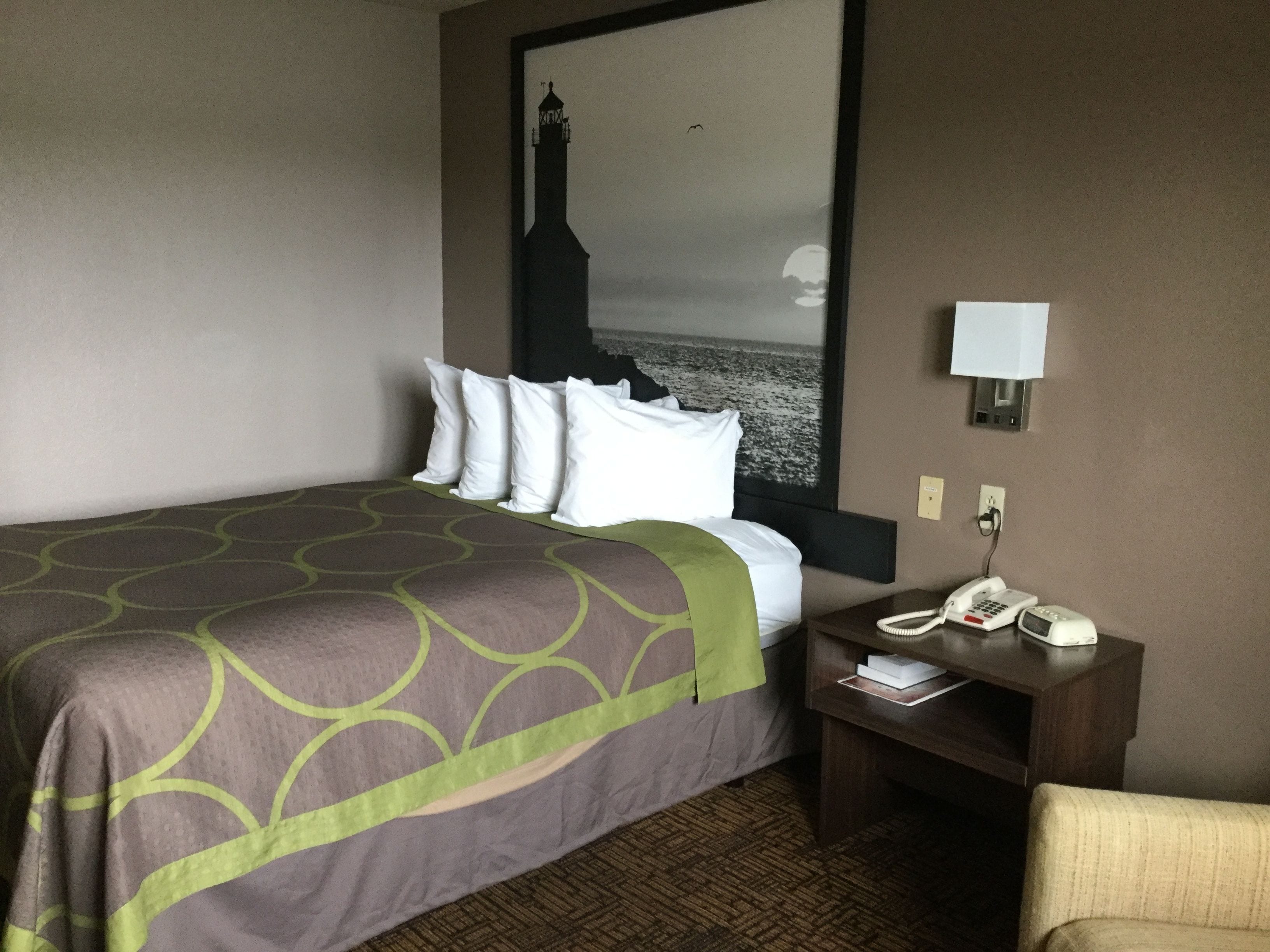 Photo - Super 8 by Wyndham Indianapolis Emerson
