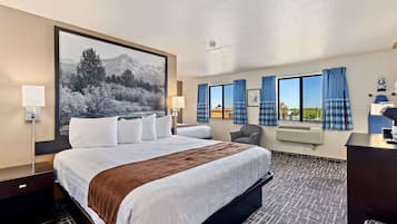 Family Room, Multiple Beds, Non Smoking, Refrigerator & Microwave | 1 bedroom, iron/ironing board, free cribs/infant beds, rollaway beds