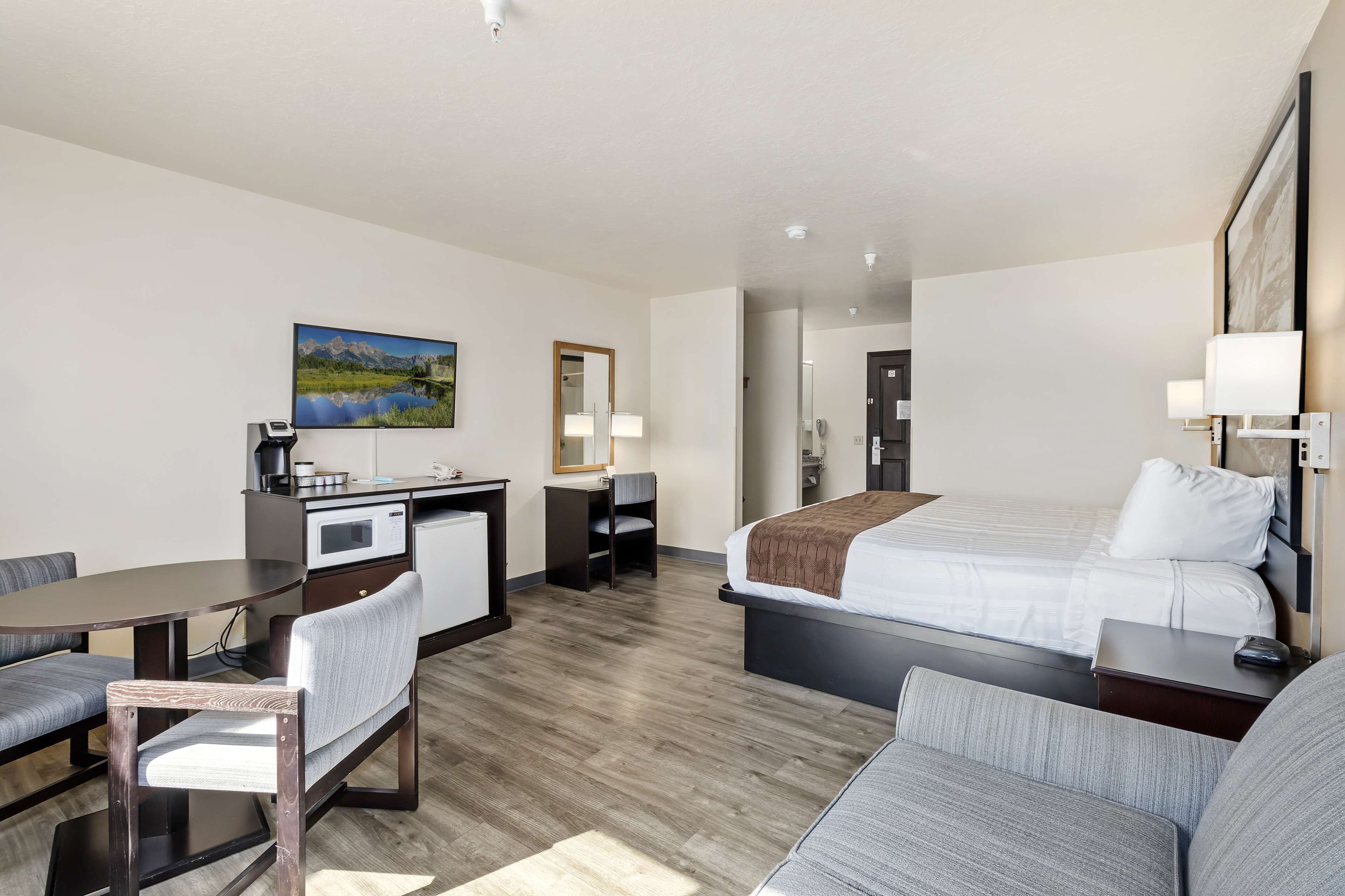 1 bedroom, iron/ironing board, free cots/infant beds, rollaway beds