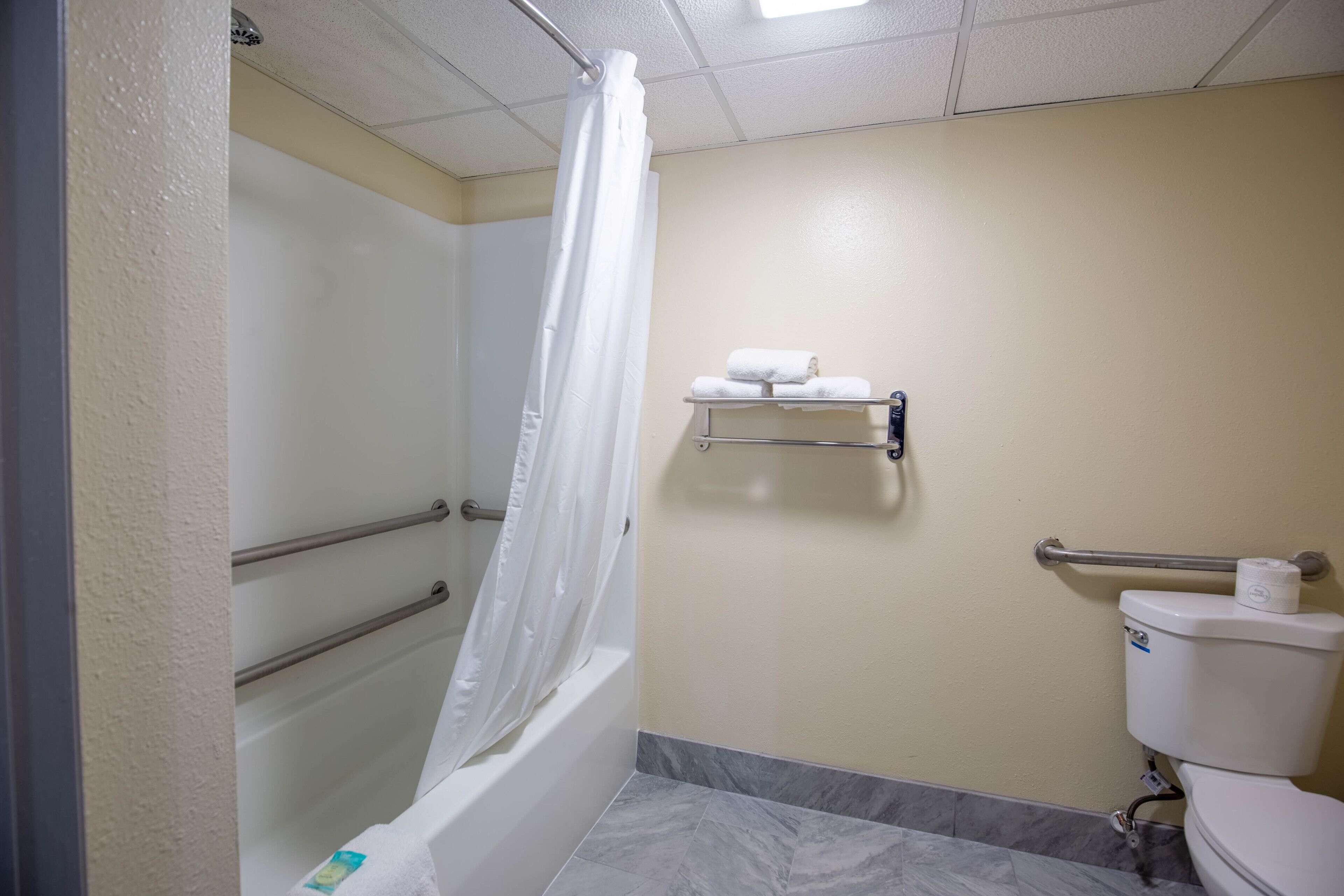 Foto - Super 8 by Wyndham Rockford I-90 Casino District