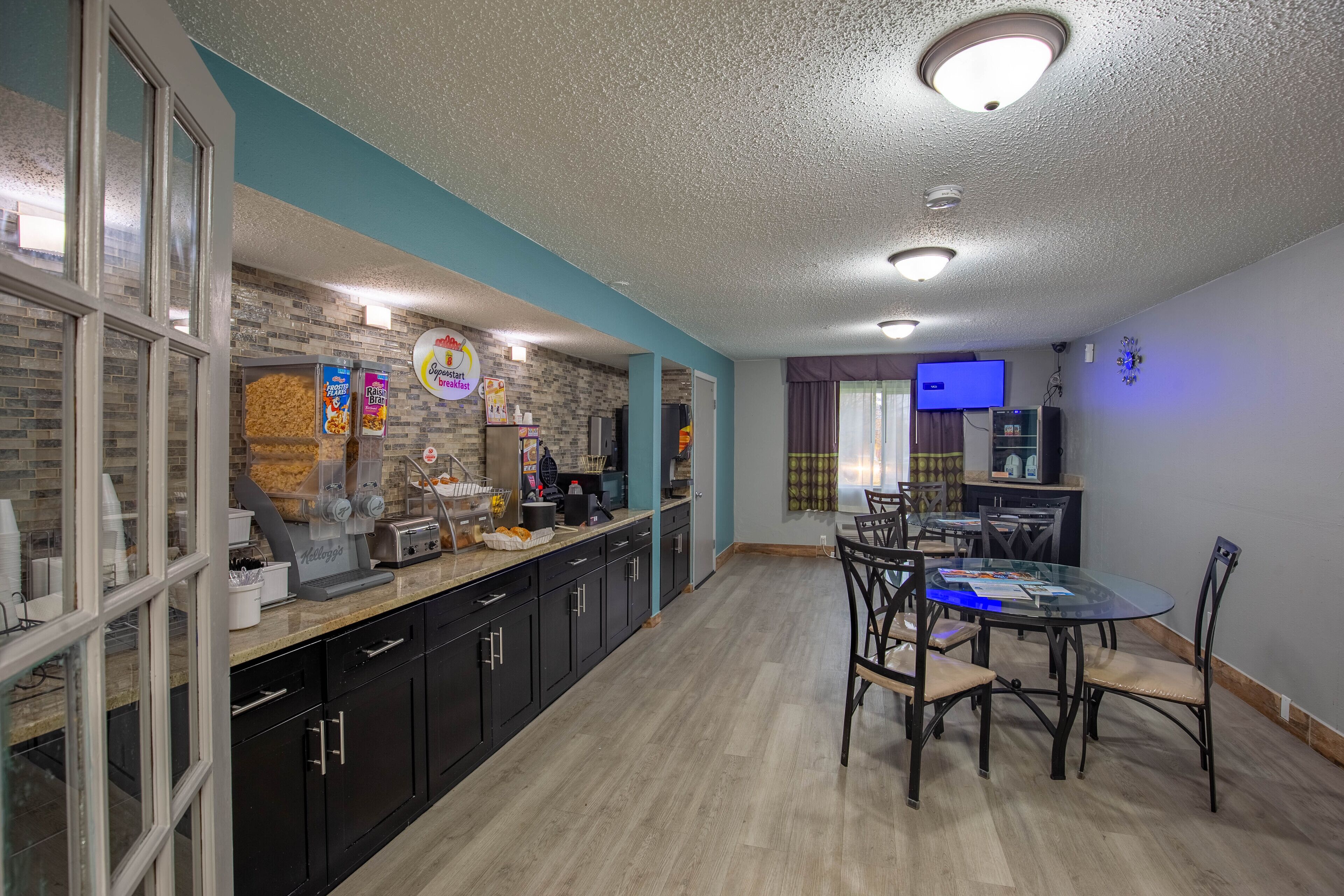 Foto - Super 8 by Wyndham Rockford I-90 Casino District