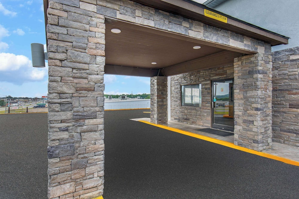 Super 8 by Wyndham Somerset