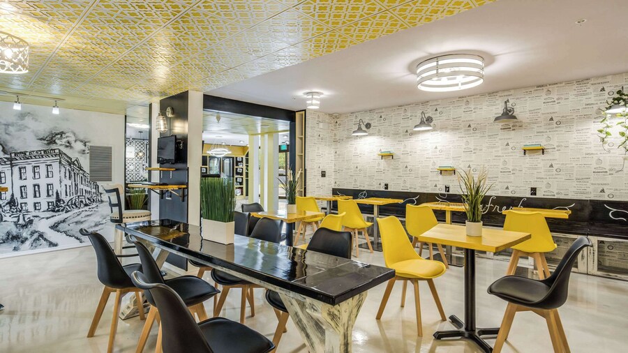 Clarion Pointe Tallahassee-State Capitol