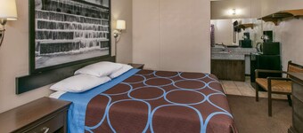 Super 8 by Wyndham Lubbock Civic Center North