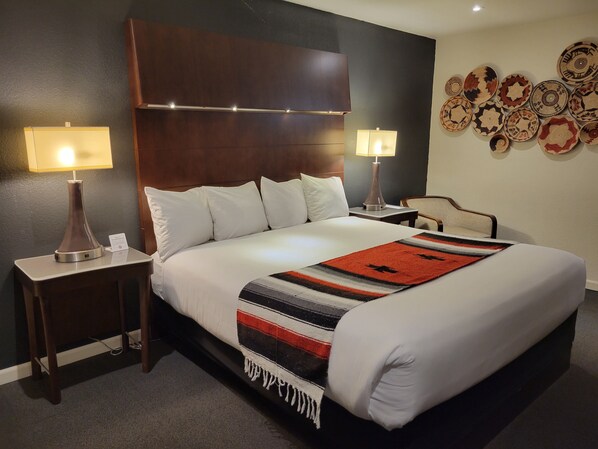 Standard Room, 1 King Bed (Single King Room) | Desk, laptop workspace, blackout drapes, iron/ironing board