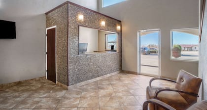 Super 8 by Wyndham Clayton