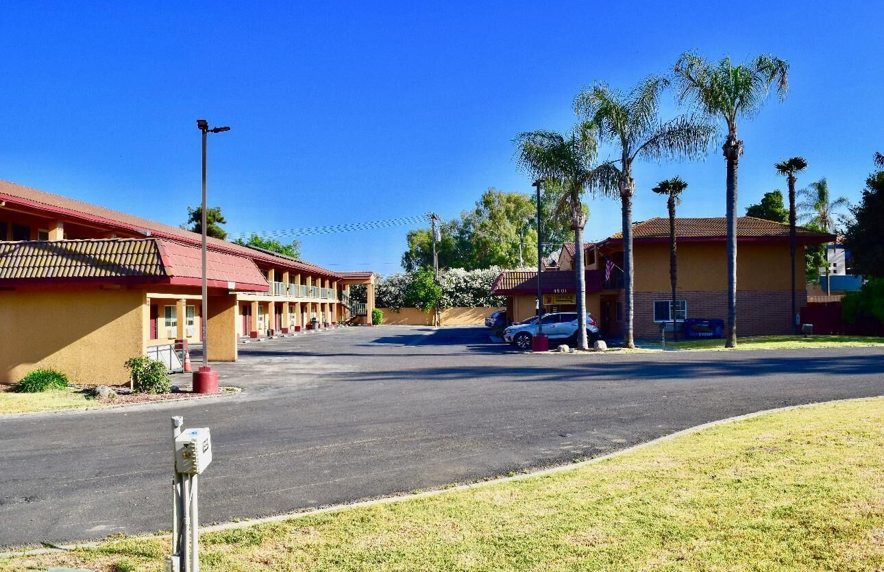 Photo - Super 8 by Wyndham Visalia