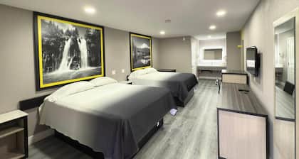 Super 8 by Wyndham Visalia