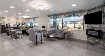 Super 8 by Wyndham Prattville Montgomery