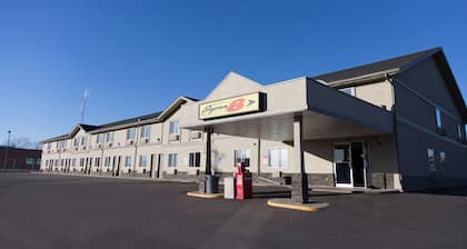 Super 8 by Wyndham Strathmore