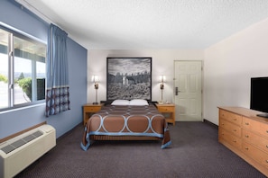 Desk, laptop workspace, blackout curtains, free cots/infant beds