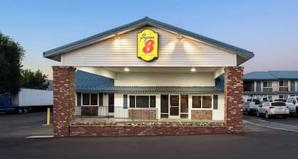 Super 8 by Wyndham Susanville