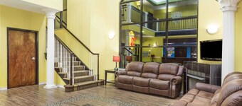 Super 8 by Wyndham Hull Street Midlothian / Richmond Area