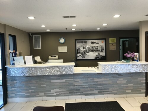 Super 8 by Wyndham Monee