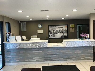 Super 8 by Wyndham Monee