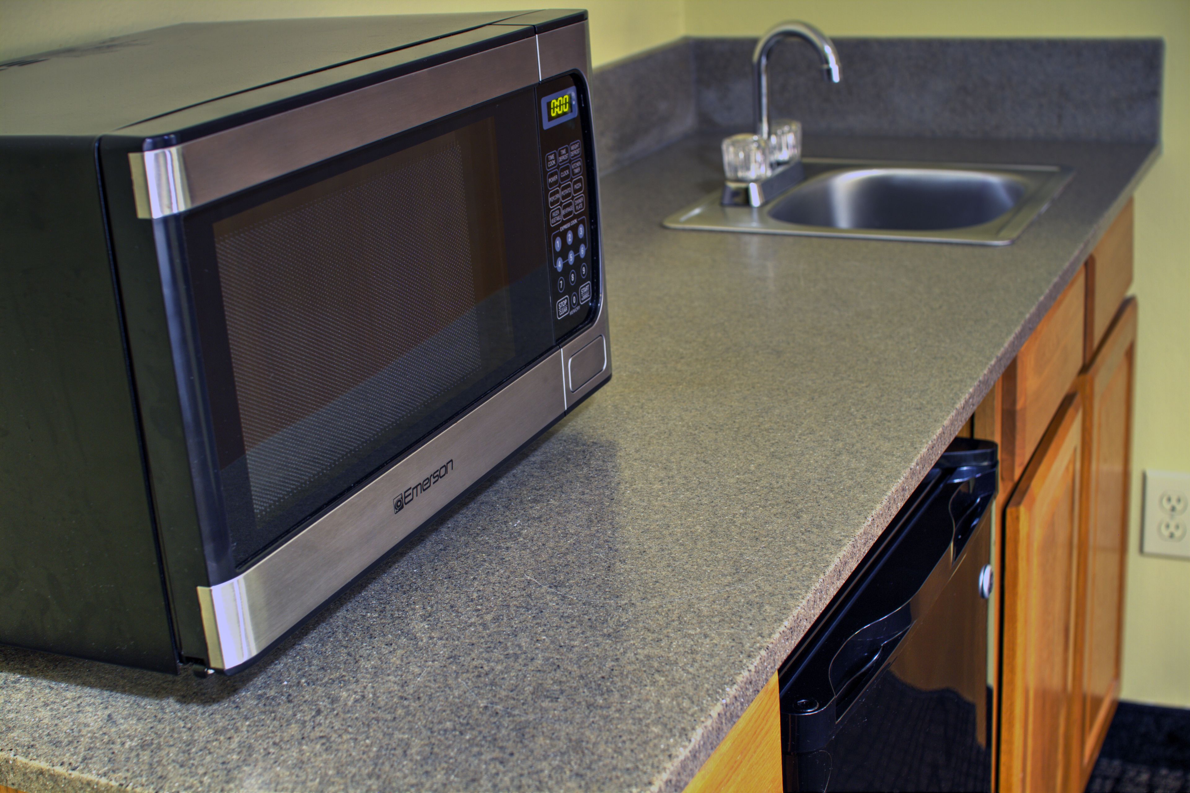 suite, 2 bedrooms, non smoking, refrigerator & microwave | mini fridge