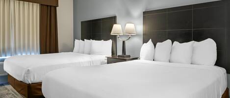 Zimmersafe, Schreibtisch, Verdunkelungsvorhänge, Bügeleisen/Bügelbrett