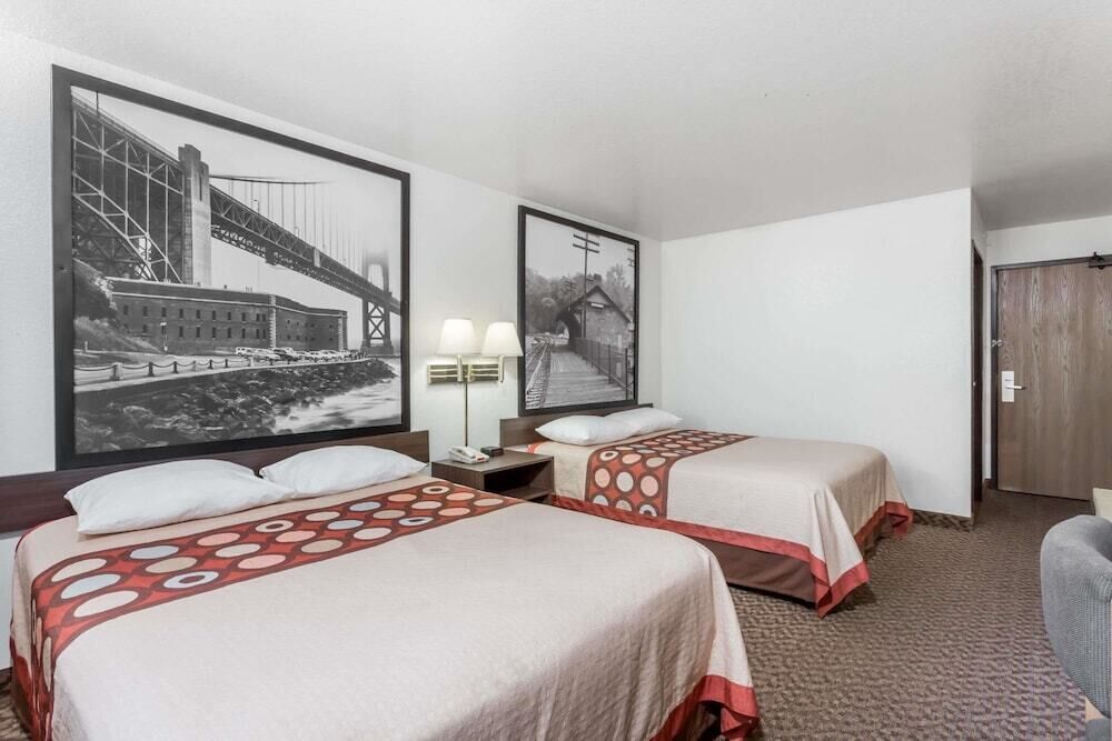 Desk, iron/ironing board, free WiFi, bed sheets