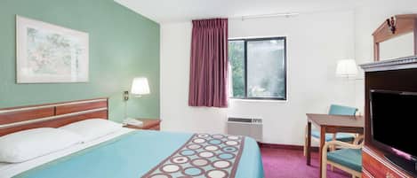 Standard Room, 1 Queen Bed | In-room safe, desk, laptop workspace, blackout drapes