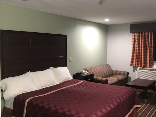Standardzimmer, 1 King-Bett, Nichtraucher | Daunenbettdecken, Schreibtisch, Bügeleisen/Bügelbrett, kostenloses WLAN