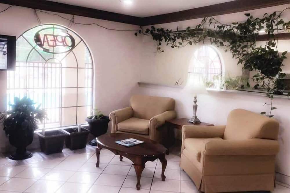 Majestic Inn