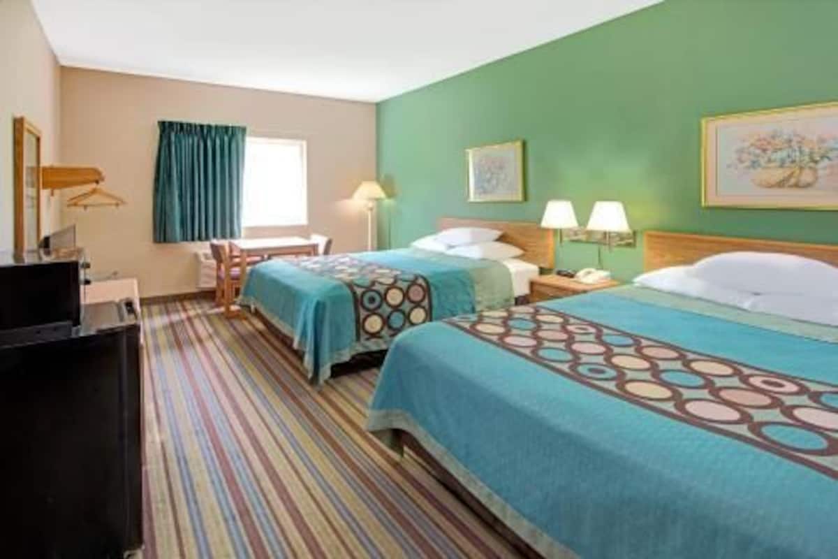 Desk, free cribs/infant beds, rollaway beds, free WiFi