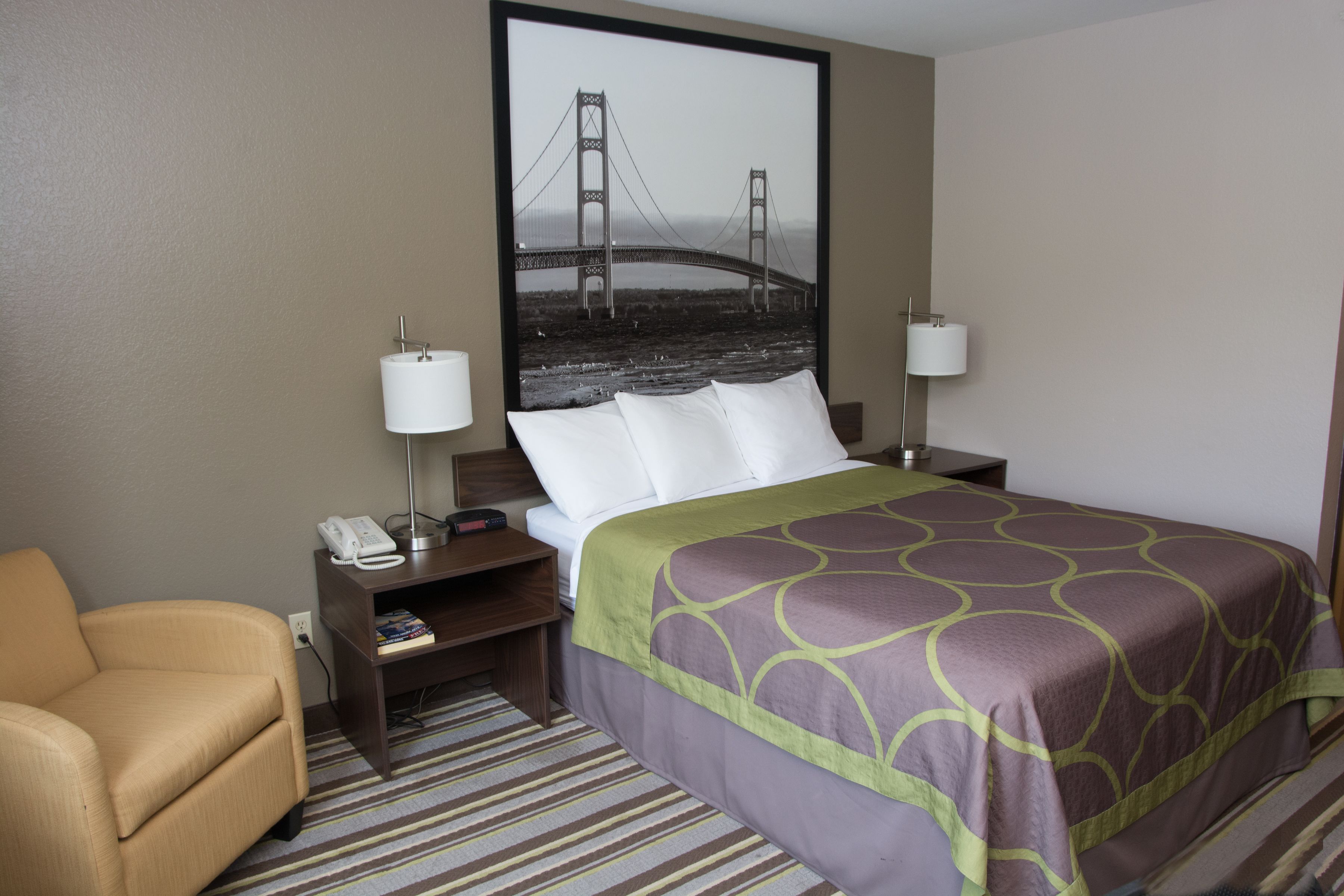 desk, free cots/infant beds, rollaway beds, free wifi